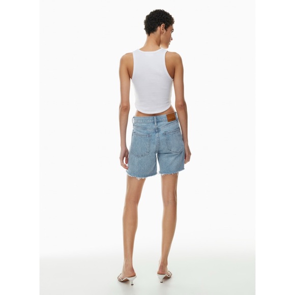 Aritzia Denim Forum The Yoko Hi-rise Denim Short in 7 Yrs Bleu Taboo, size 25 - Picture 3 of 5